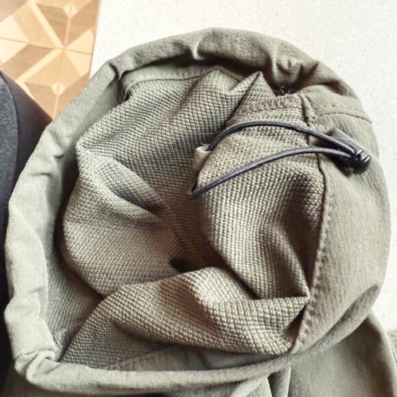 Athleta Technical Hiking Pant, Convertible w/ Toggle into Jogger, Olive, size 14 - Picture 4 of 6